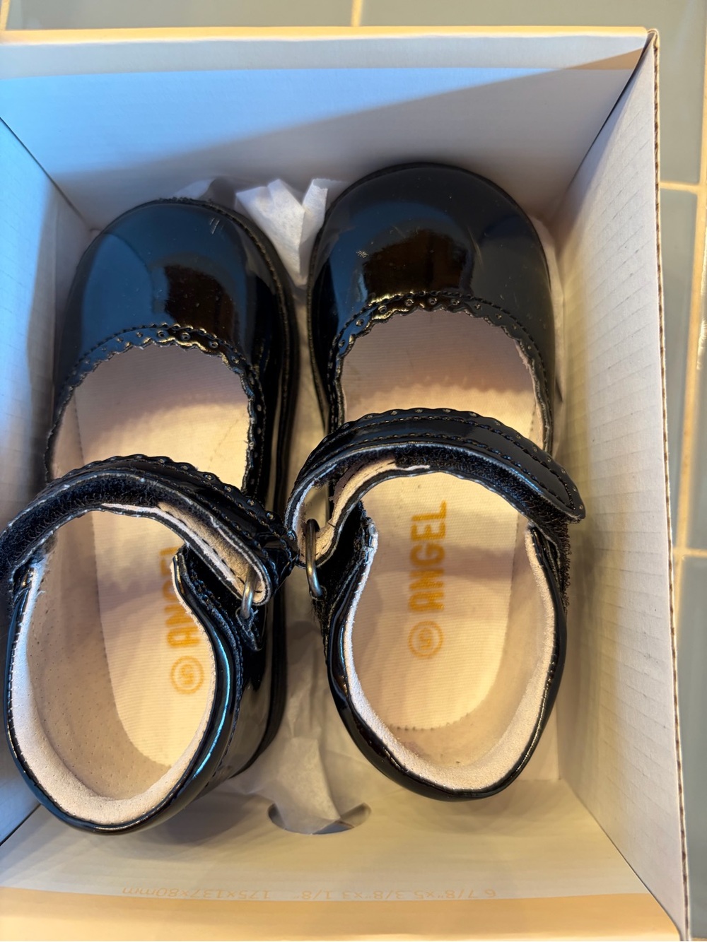 Angel Baby Shoes Box - White and Gold Trim - Picture 2 of 4